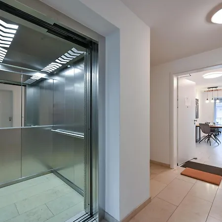 アパート Mensel 1